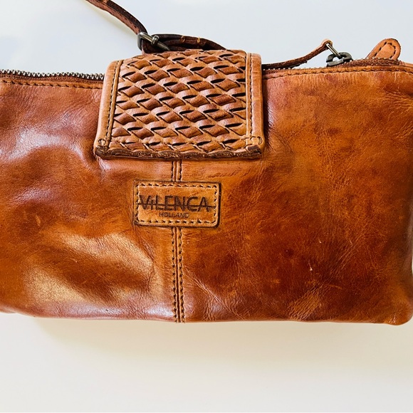 Vilenca Holland Crossbody - Picture 3 of 7